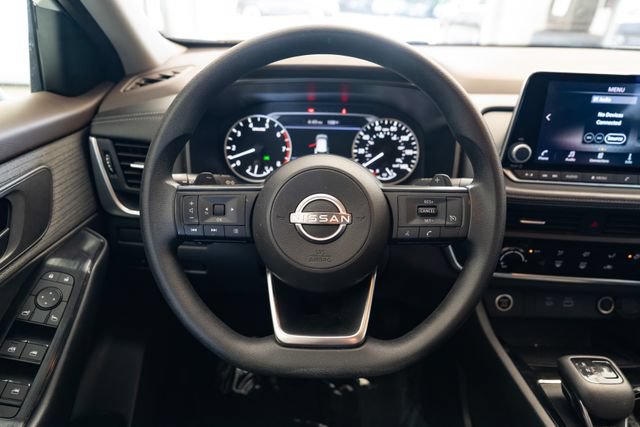 Used 2023 Nissan Rogue S AWD/4WD image 14