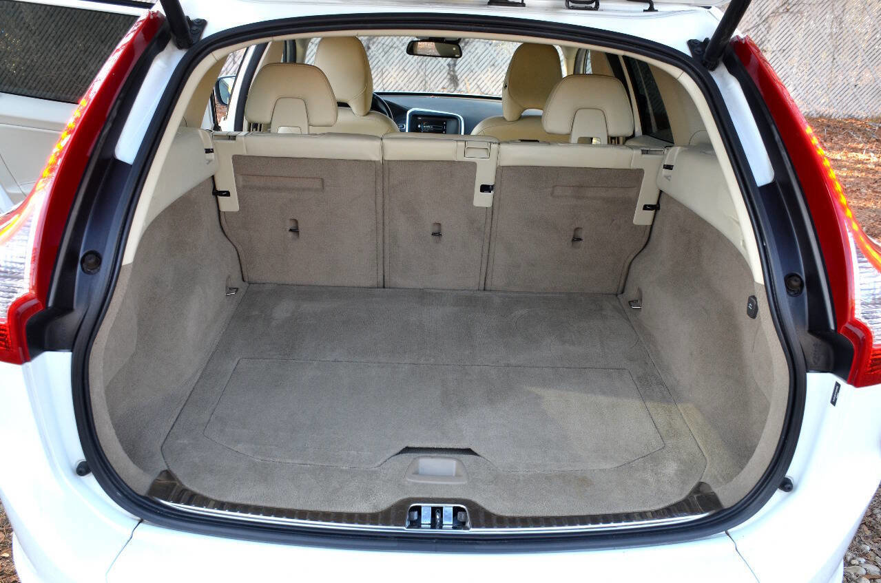 Used 2015 Volvo XC60 3.2 Premier Plus image 8