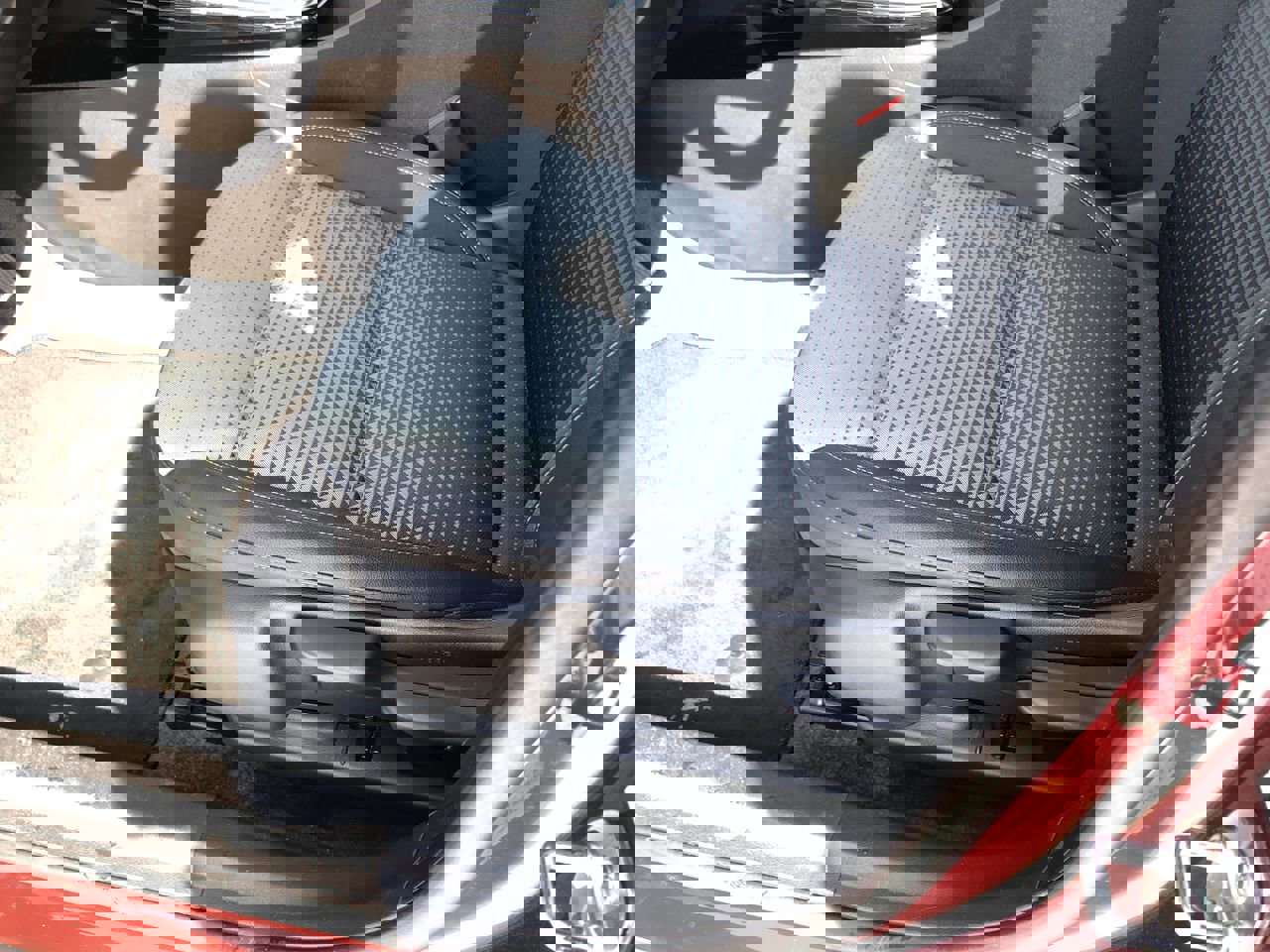 Used 2025 Chevrolet Trax LT w/ LT Convenience Package image 14