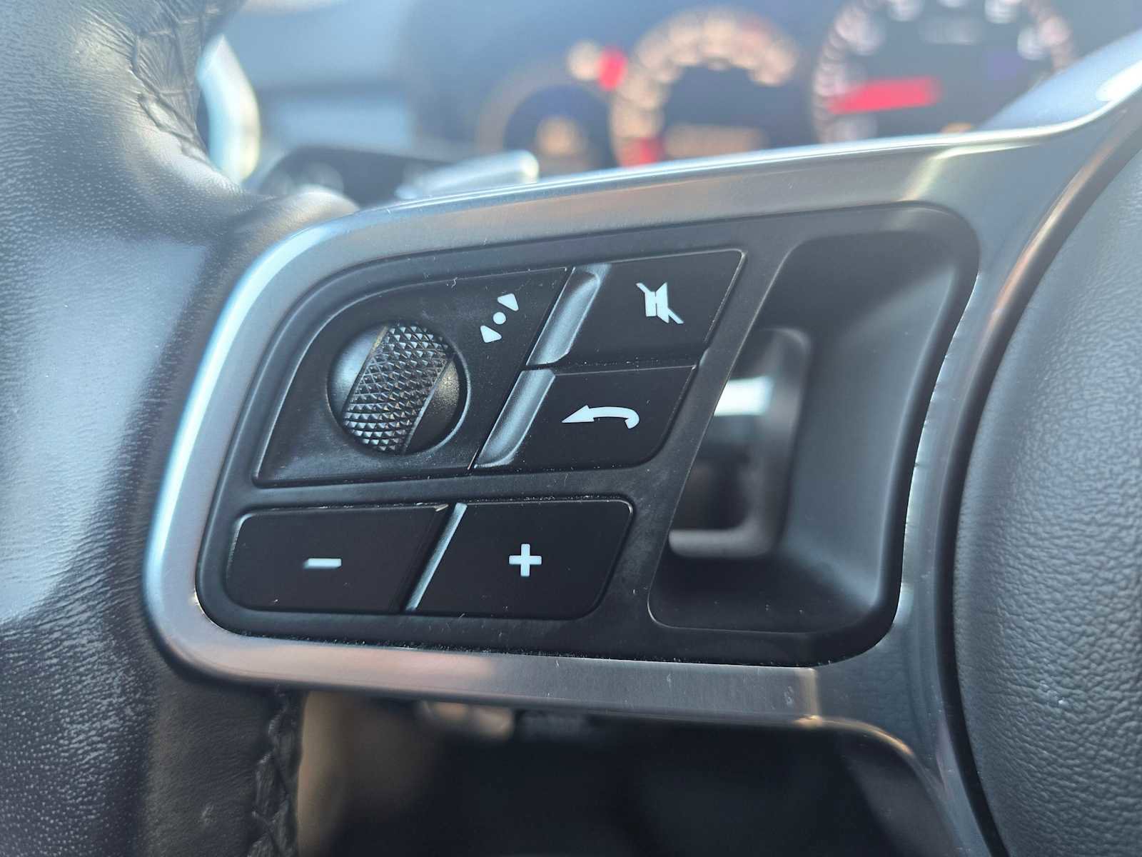 Used 2023 Porsche Cayenne Platinum Edition image 33