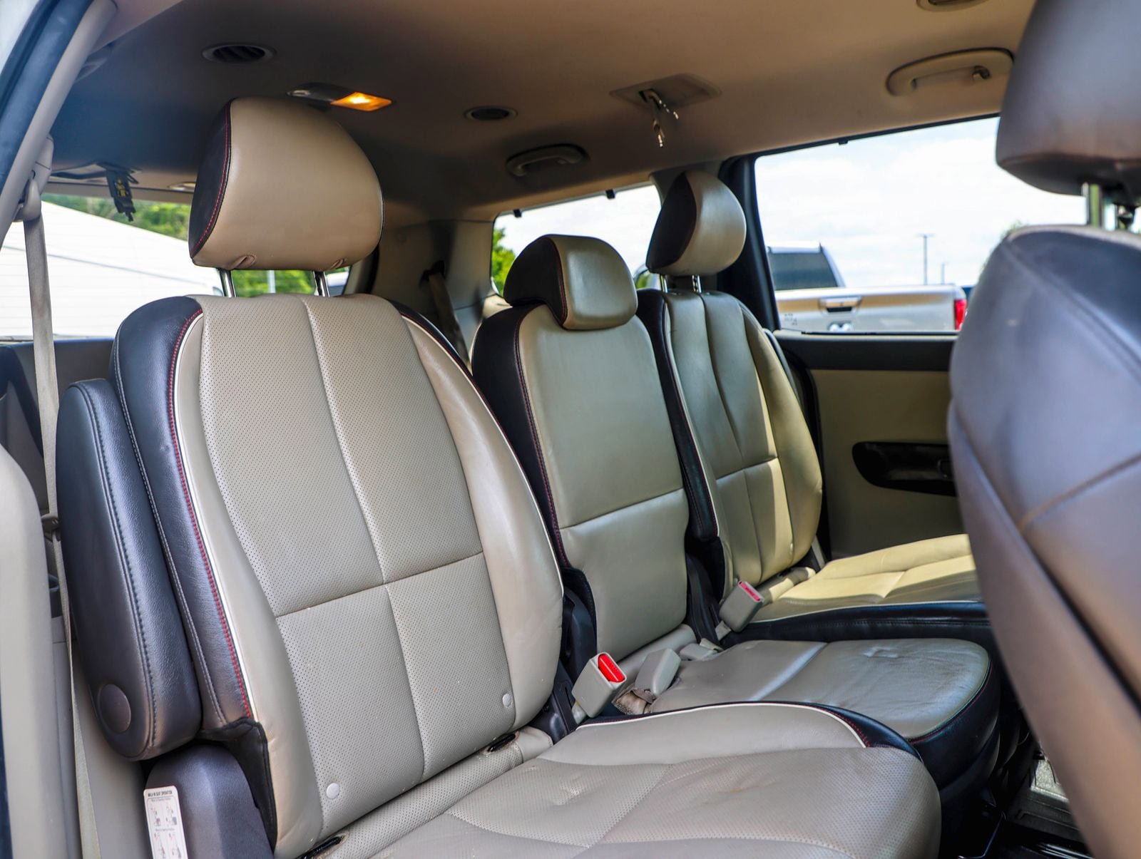 Used 2016 Kia Sedona EX FWD image 10