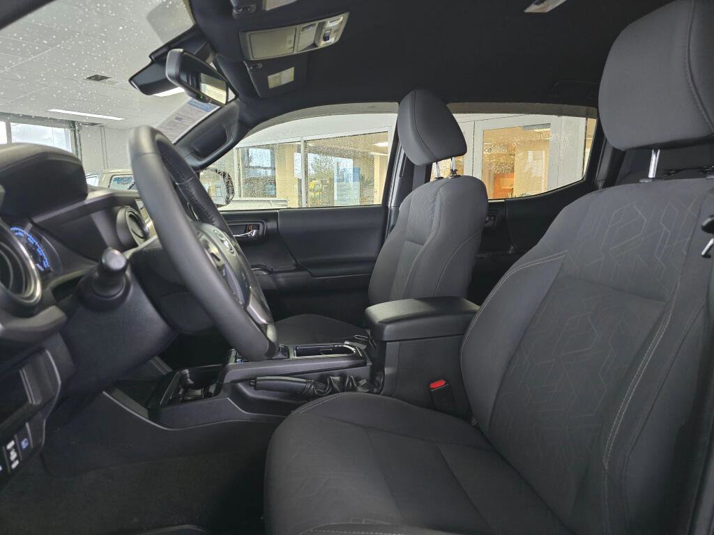 Used 2019 Toyota Tacoma TRD Sport image 12