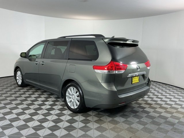 Used 2011 Toyota Sienna Limited image 8