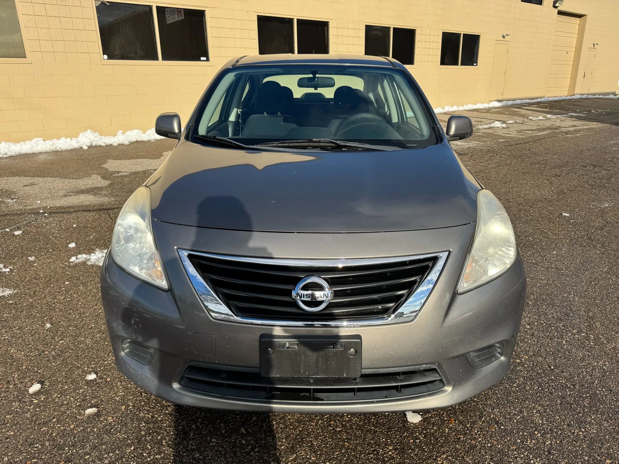 Used 2012 Nissan Versa SV w/ Convenience Pkg image 2