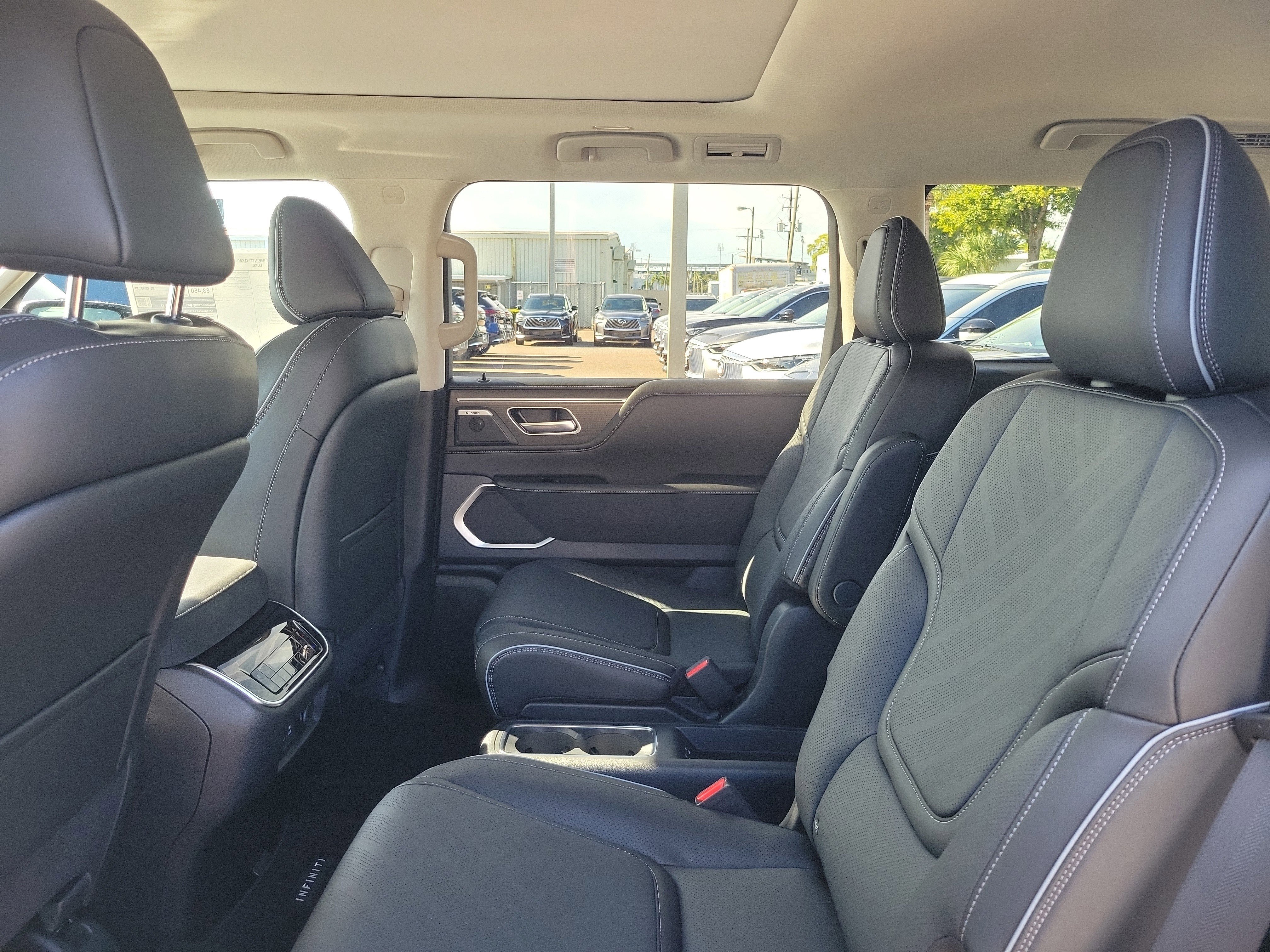 New 2026 INFINITI QX80 Luxe w/ Cargo Package image 10