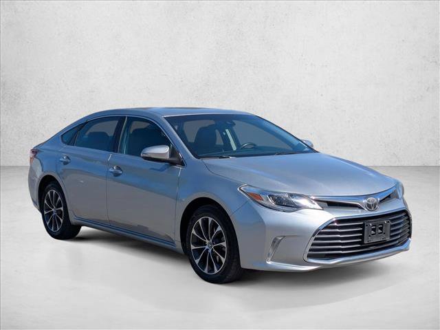 Used 2017 Toyota Avalon XLE FWD image 3