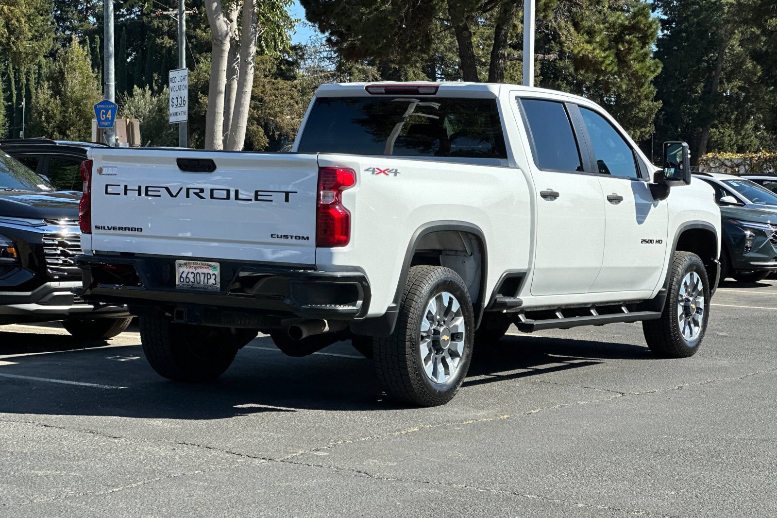 Used 2023 Chevrolet Silverado 2500 Custom w/ Gooseneck/5TH Wheel Package AWD/4WD image 5