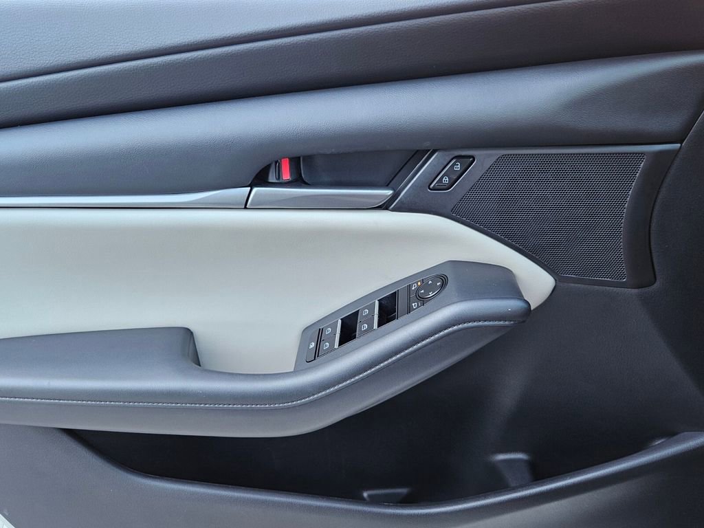 Used 2020 MAZDA MAZDA3 Hatchback image 35