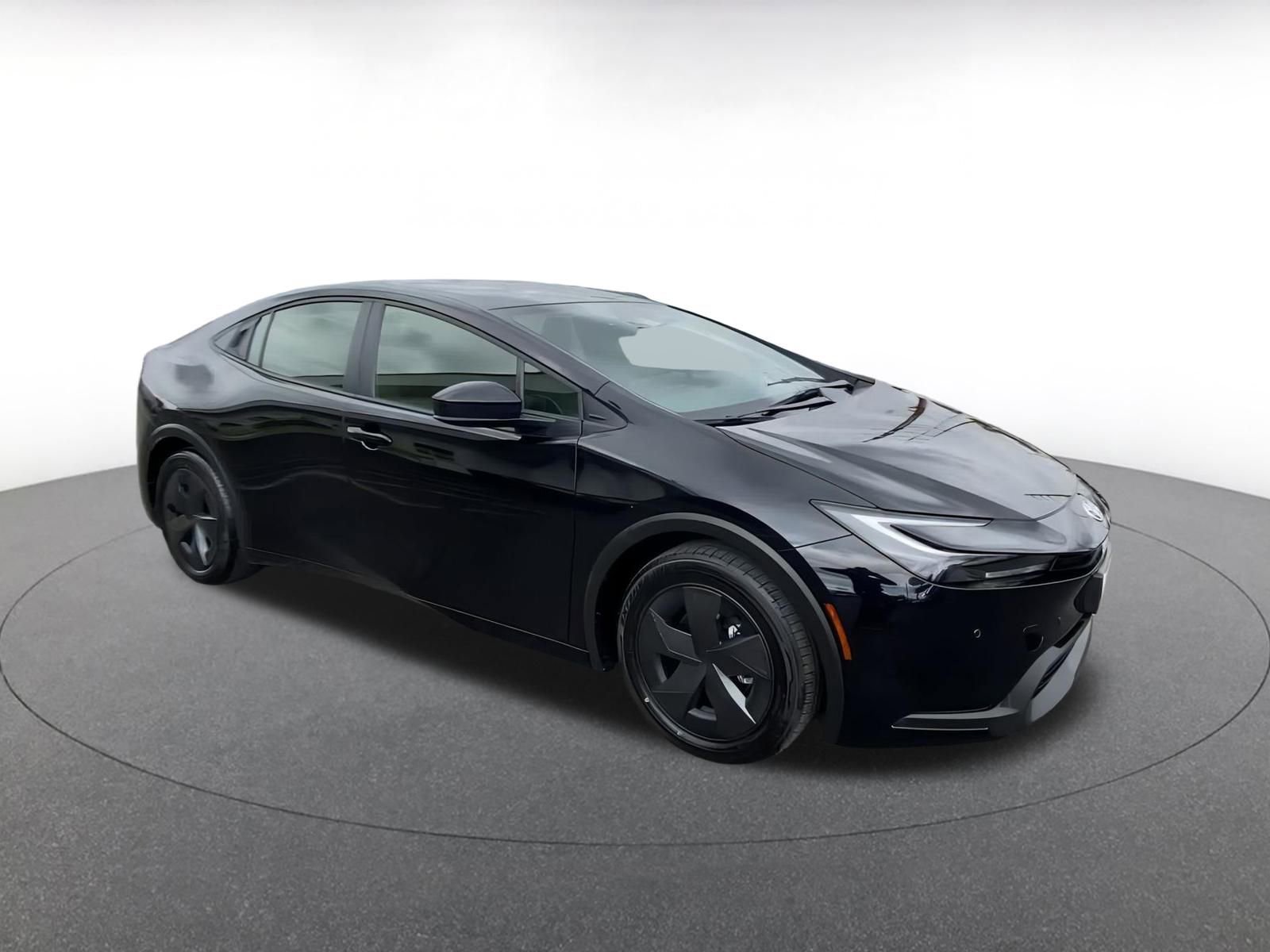 Used 2025 Toyota Prius LE video 2