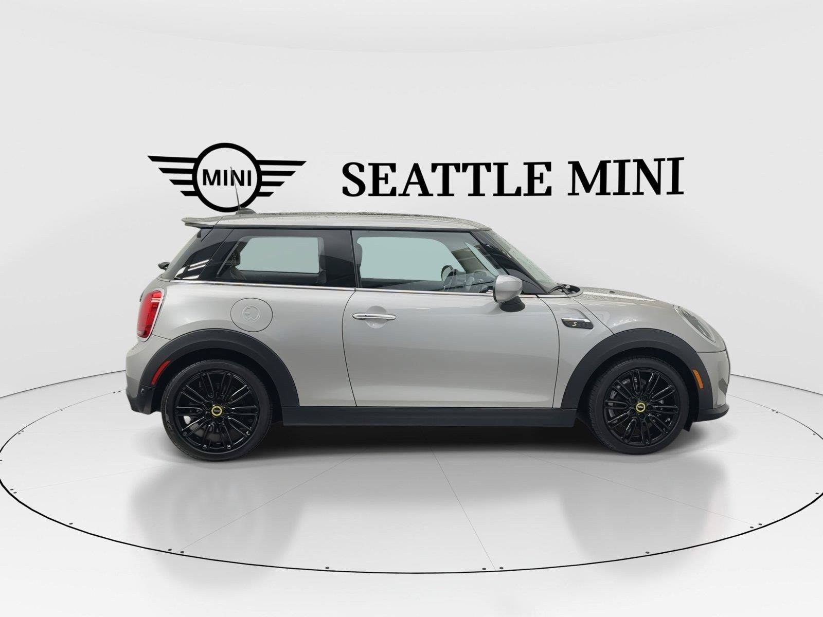 Used 2024 MINI Cooper SE FWD image 12