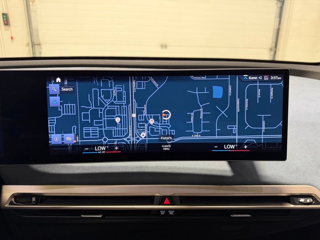 Used 2023 BMW iX xDrive50 w/ Sport Package AWD/4WD image 18