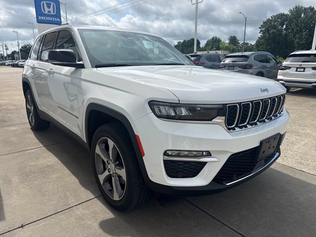Used 2023 Jeep Grand Cherokee Limited w/ Luxury Tech Group II AWD/4WD image 6
