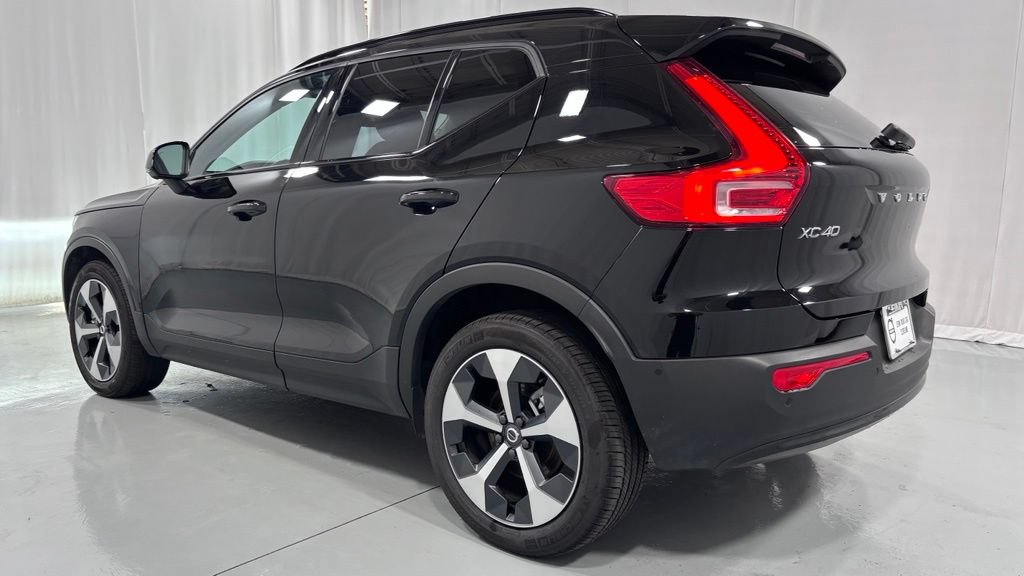 Certified 2026 Volvo XC40 B5 Plus AWD/4WD image 8