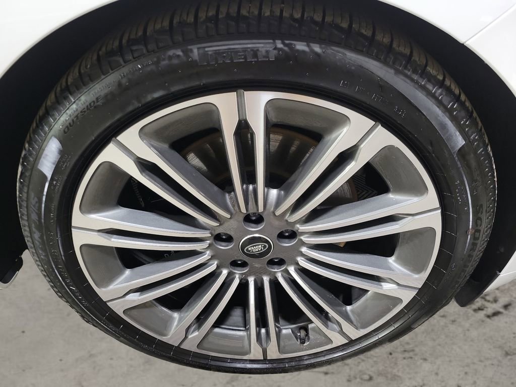 Used 2025 Land Rover Range Rover Sport Dynamic SE image 11