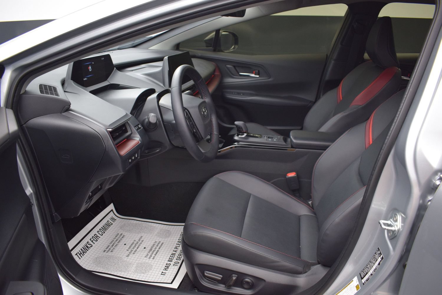 Used 2026 Toyota Prius Plug-In Hybrid FWD image 14