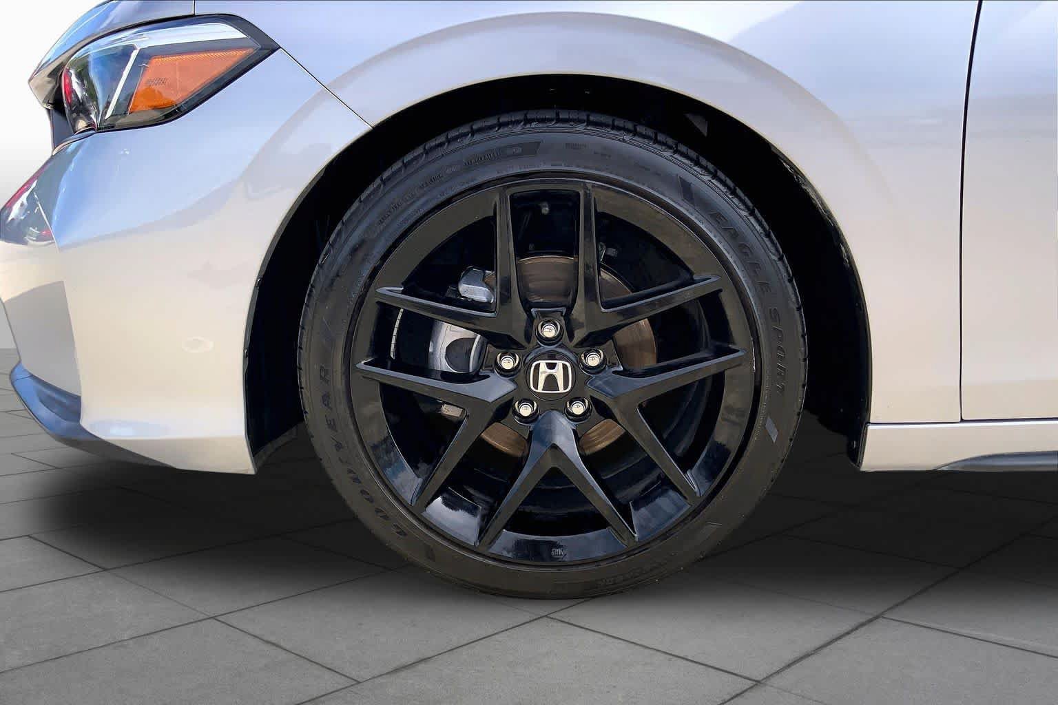 Used 2025 Honda Civic Sport image 11