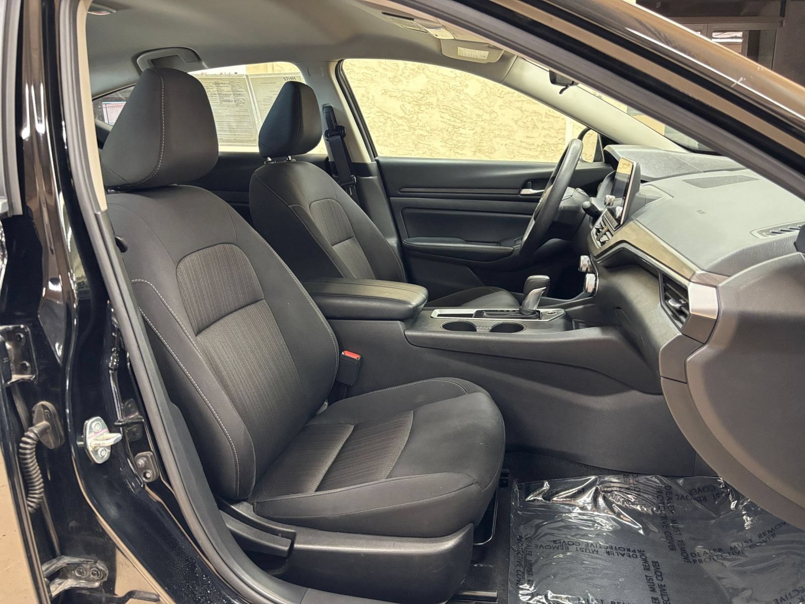Used 2025 Nissan Altima 2.5 SV FWD image 36