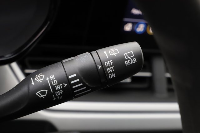 Used 2025 Chevrolet Trax LS image 31