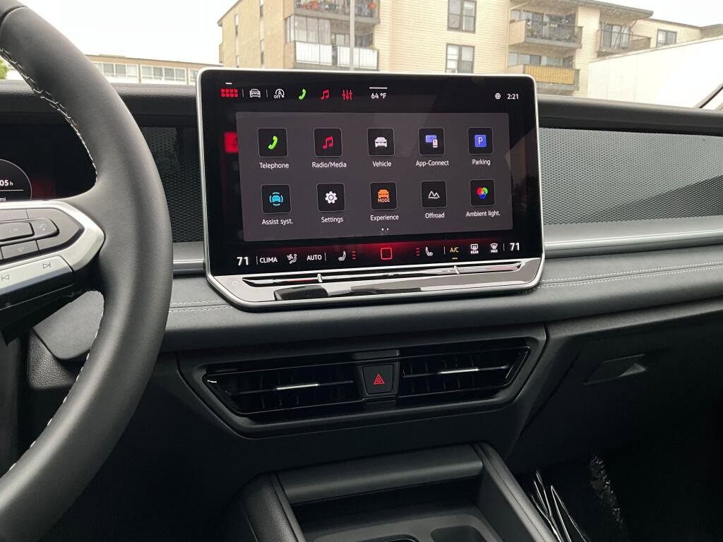 New 2026 Volkswagen Tiguan SE AWD/4WD image 18