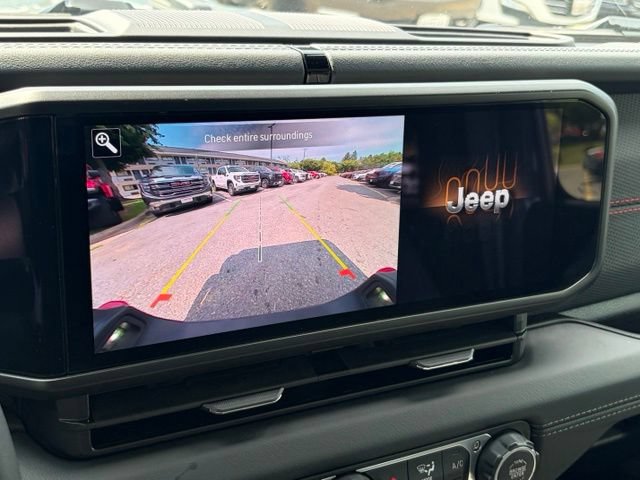 Used 2026 Jeep Gladiator Rubicon AWD/4WD image 3