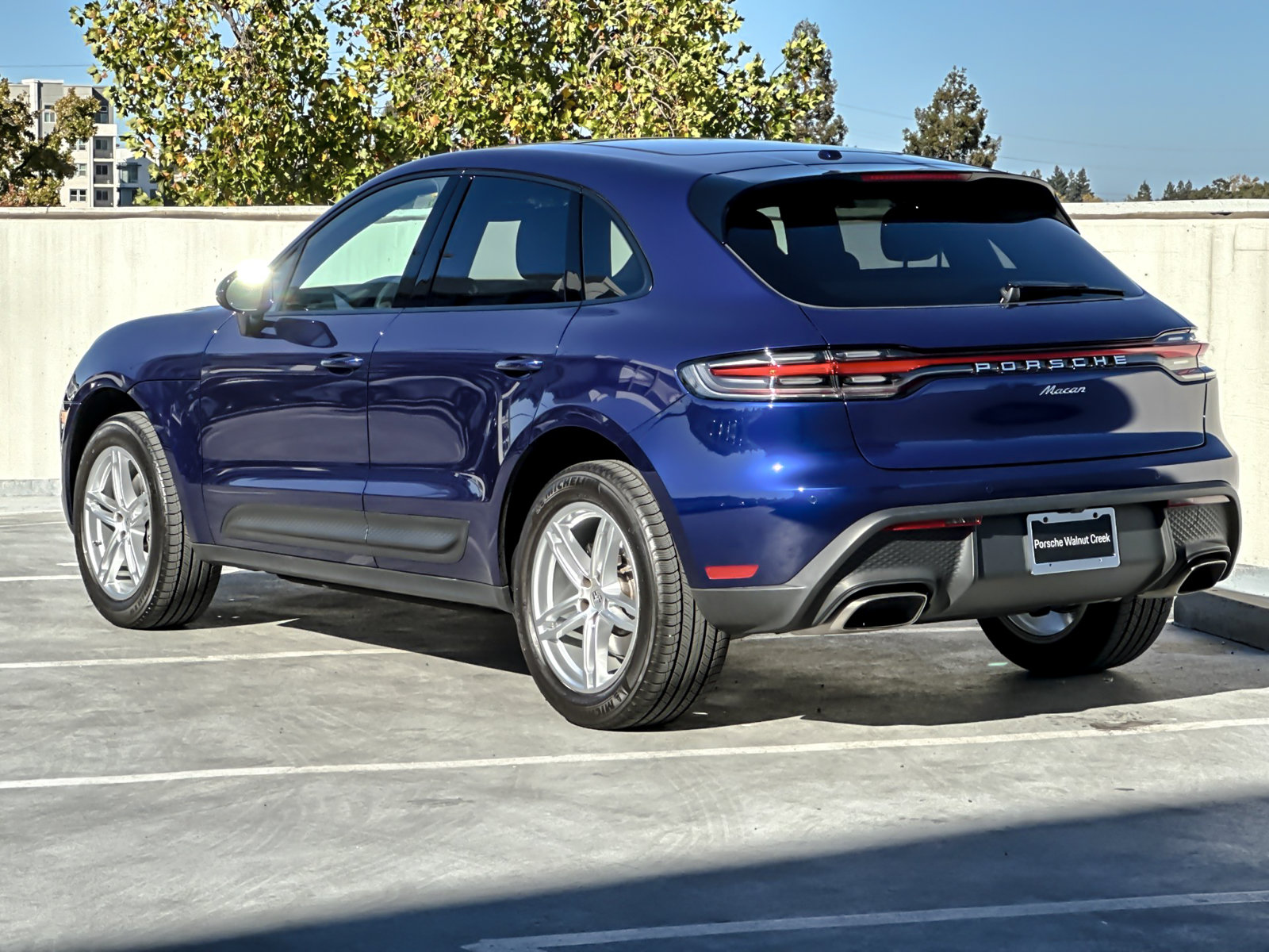 Used 2026 Porsche Macan AWD/4WD image 4