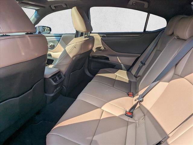 Used 2025 Lexus ES 300h w/ Premium Package image 19