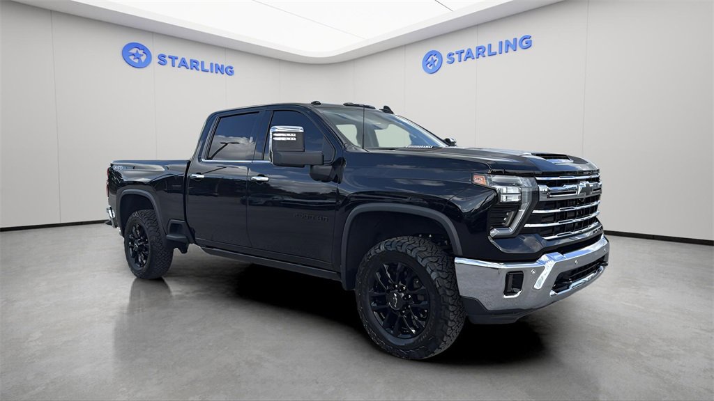 Used 2025 Chevrolet Silverado 2500 LTZ w/ LTZ Premium Package image 26