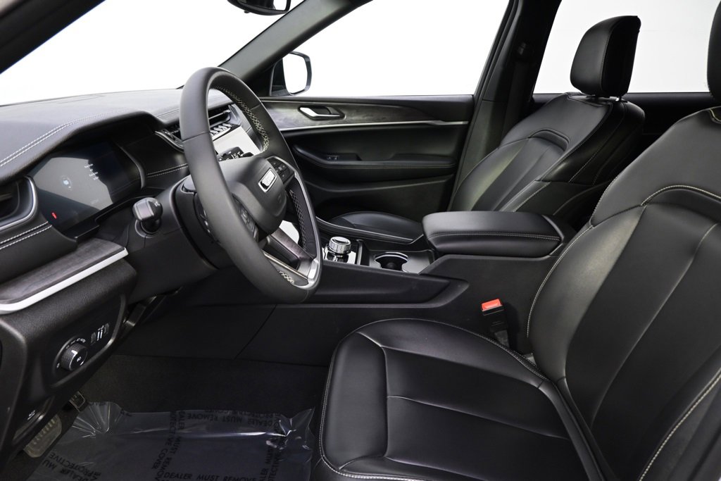 Used 2024 Jeep Grand Cherokee L Limited image 13