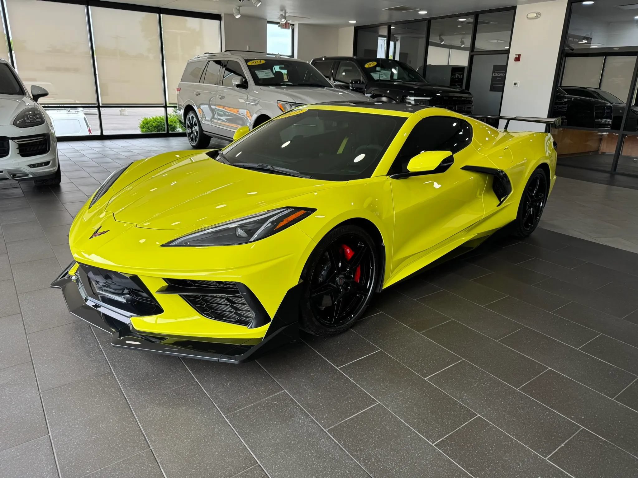 Used 2023 Chevrolet Corvette Stingray Coupe w/ Z51 Performance Package RWD image 19