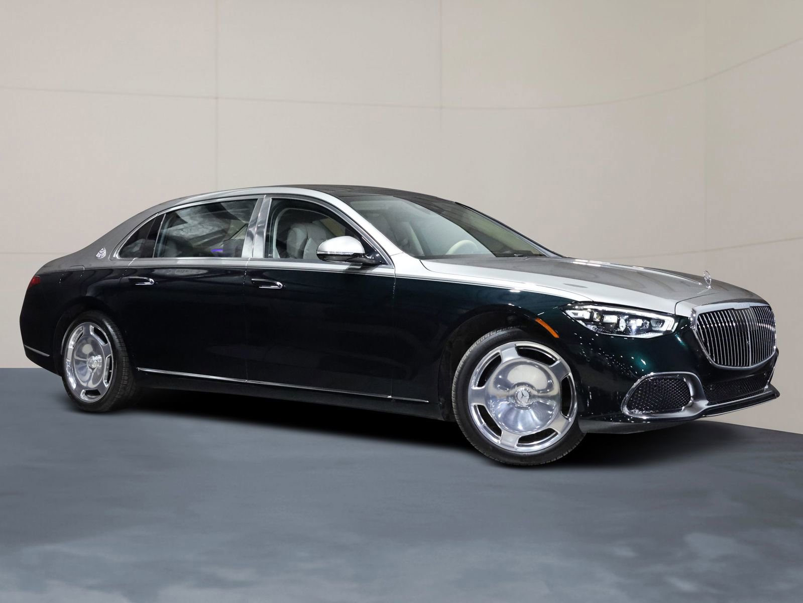 Used 2024 Mercedes-Benz Maybach S 580 4MATIC image 1