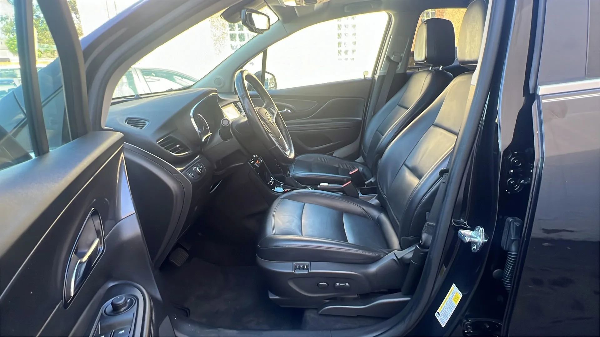 Used 2019 Buick Encore Essence FWD image 29