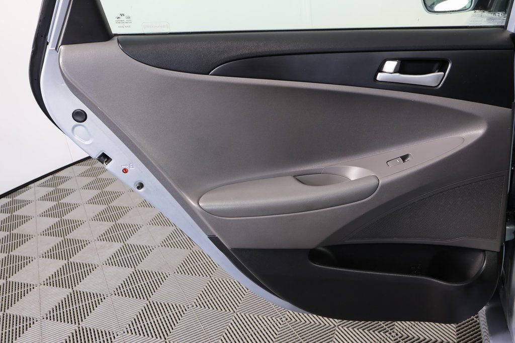 Used 2014 Hyundai Sonata GLS image 11