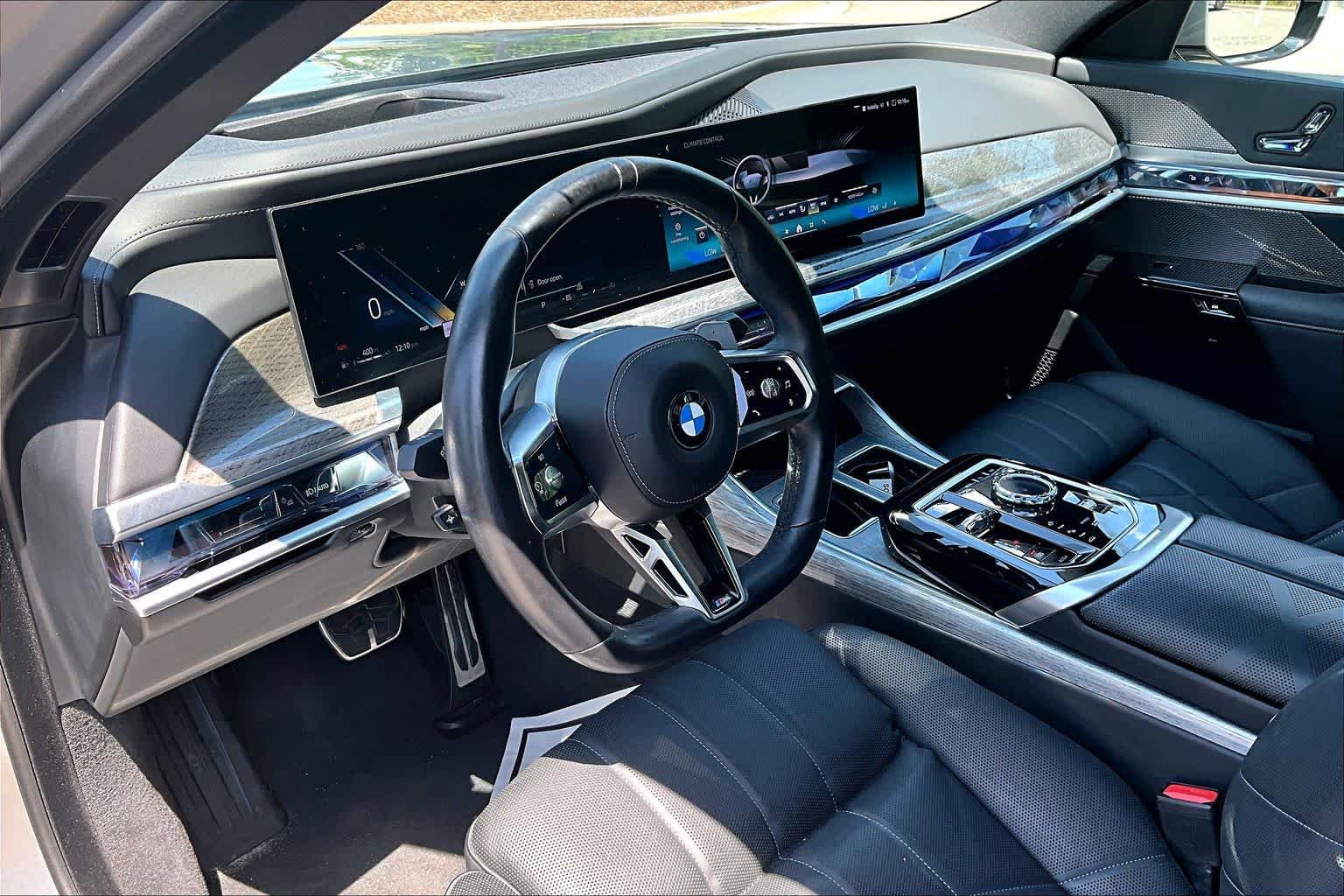 Certified 2025 BMW 740i RWD image 17