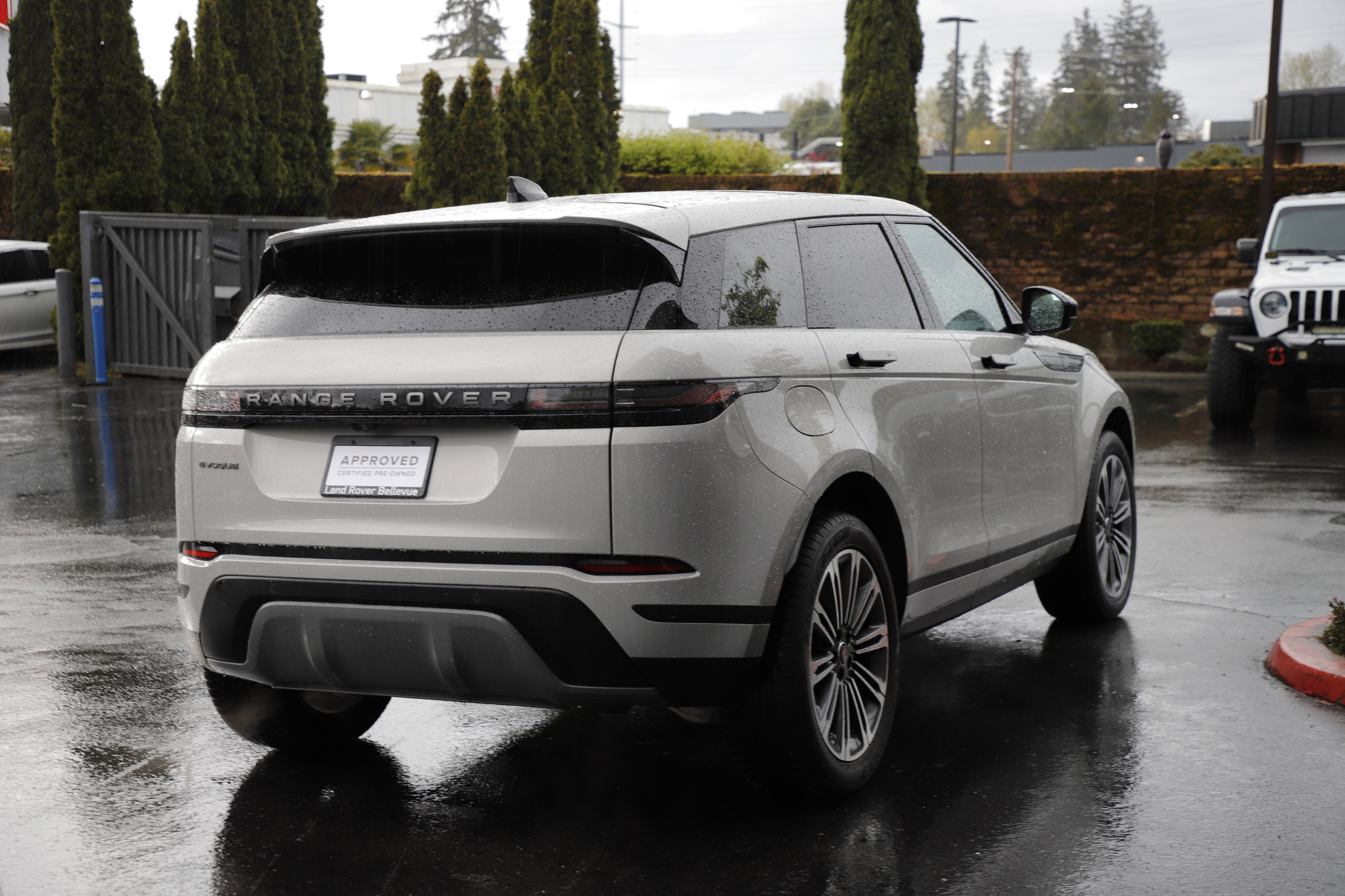 Certified 2025 Land Rover Range Rover Evoque S image 10