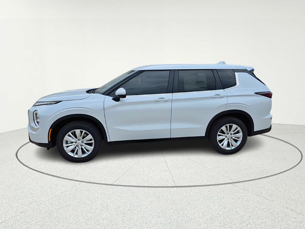 New 2026 Mitsubishi Outlander ES image 3