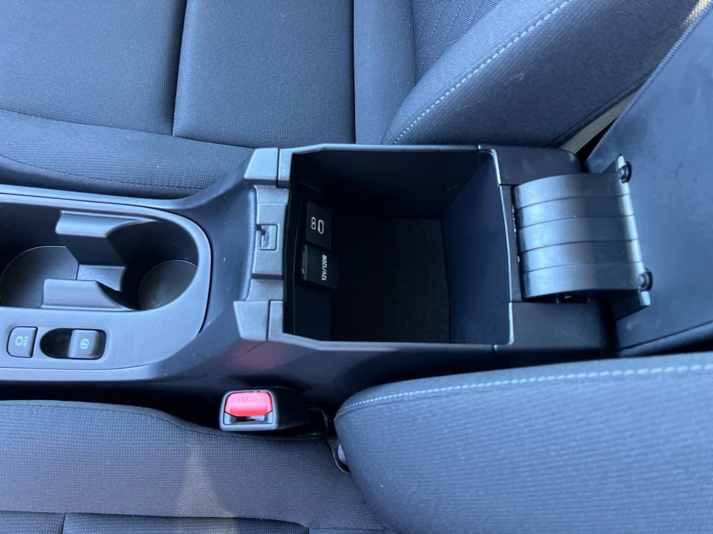 Certified 2025 Toyota Corolla LE image 28