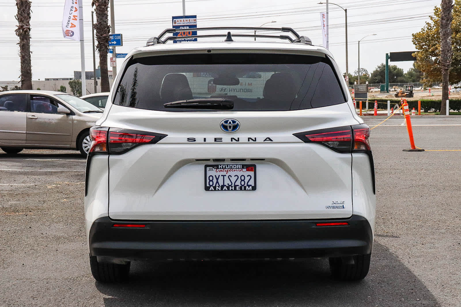 Used 2021 Toyota Sienna XLE w/ XLE Plus Package FWD image 8