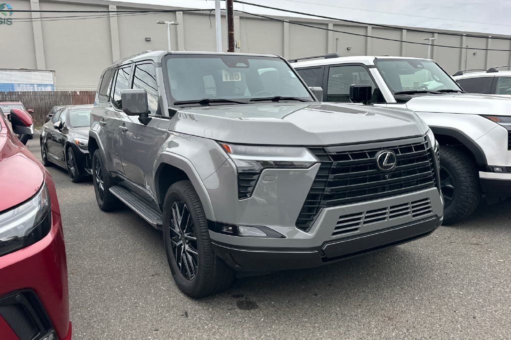 Used 2024 Lexus GX 550 w/ Accessory Package (2T) AWD/4WD image 2