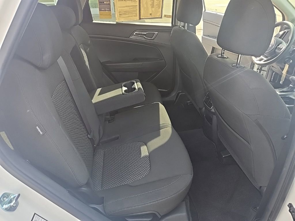 Used 2024 Kia Sportage LX image 32