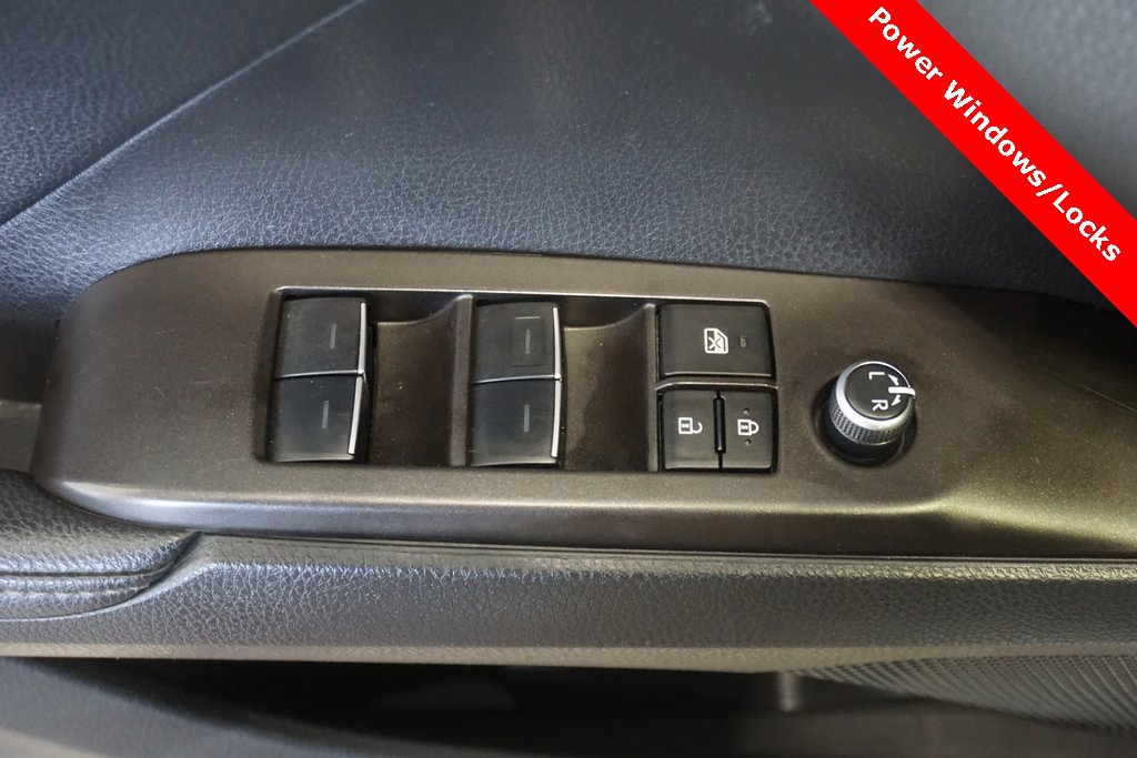 Used 2023 Toyota Camry XLE image 5