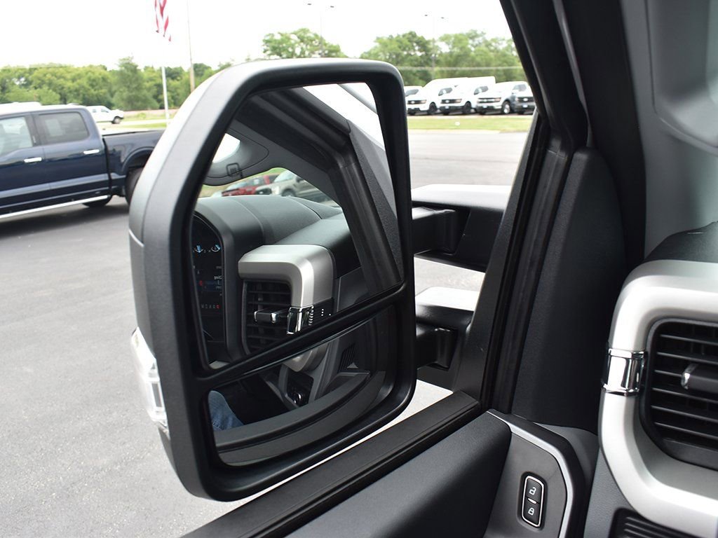 New 2025 Ford F350 XLT image 25
