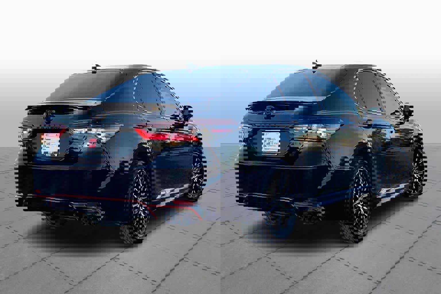 Used 2024 Toyota Camry SE image 12