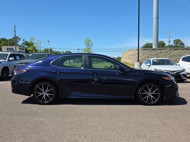 Used 2021 Toyota Camry SE FWD video 2