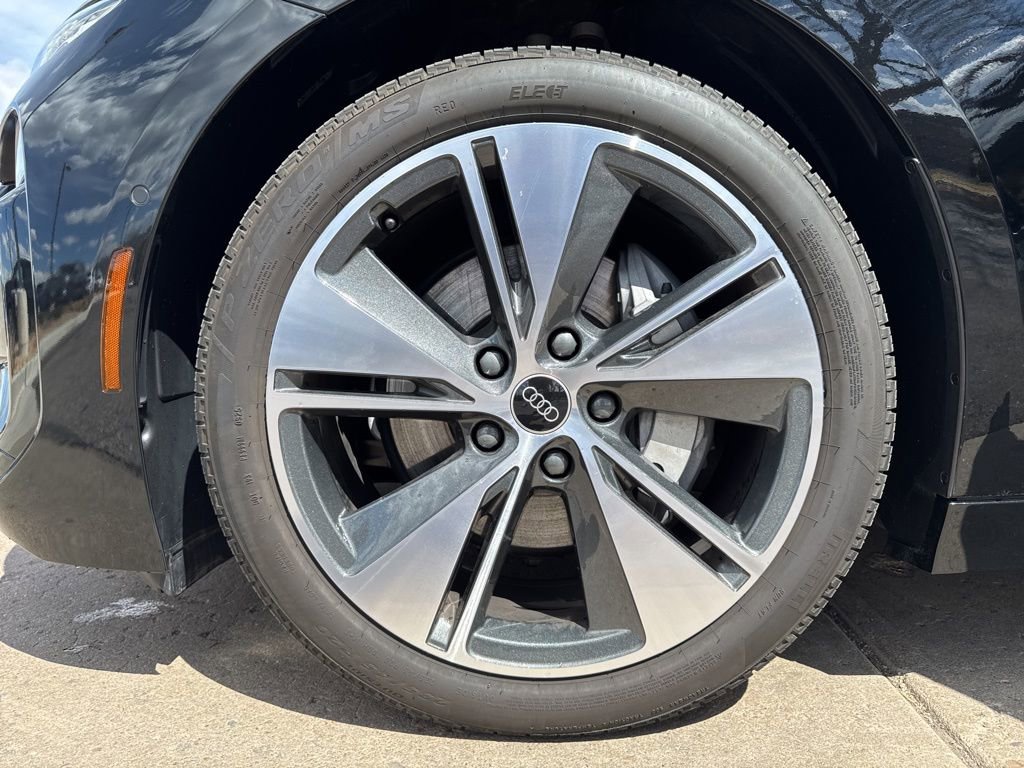Used 2025 Audi A6 e-tron Premium Plus w/ Premium Plus image 27