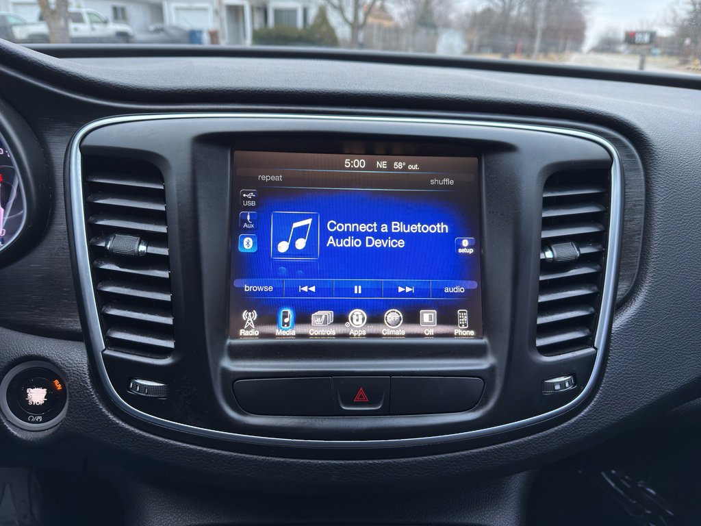 Used 2017 Chrysler 200 Limited Platinum FWD image 17