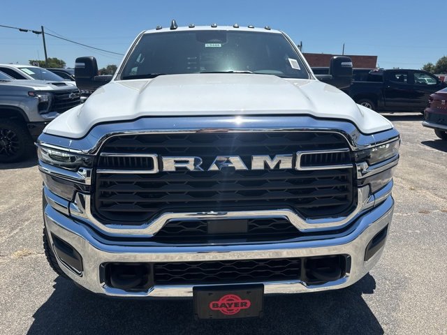 New 2025 RAM 4500 4x4 Crew Cab DRW image 8