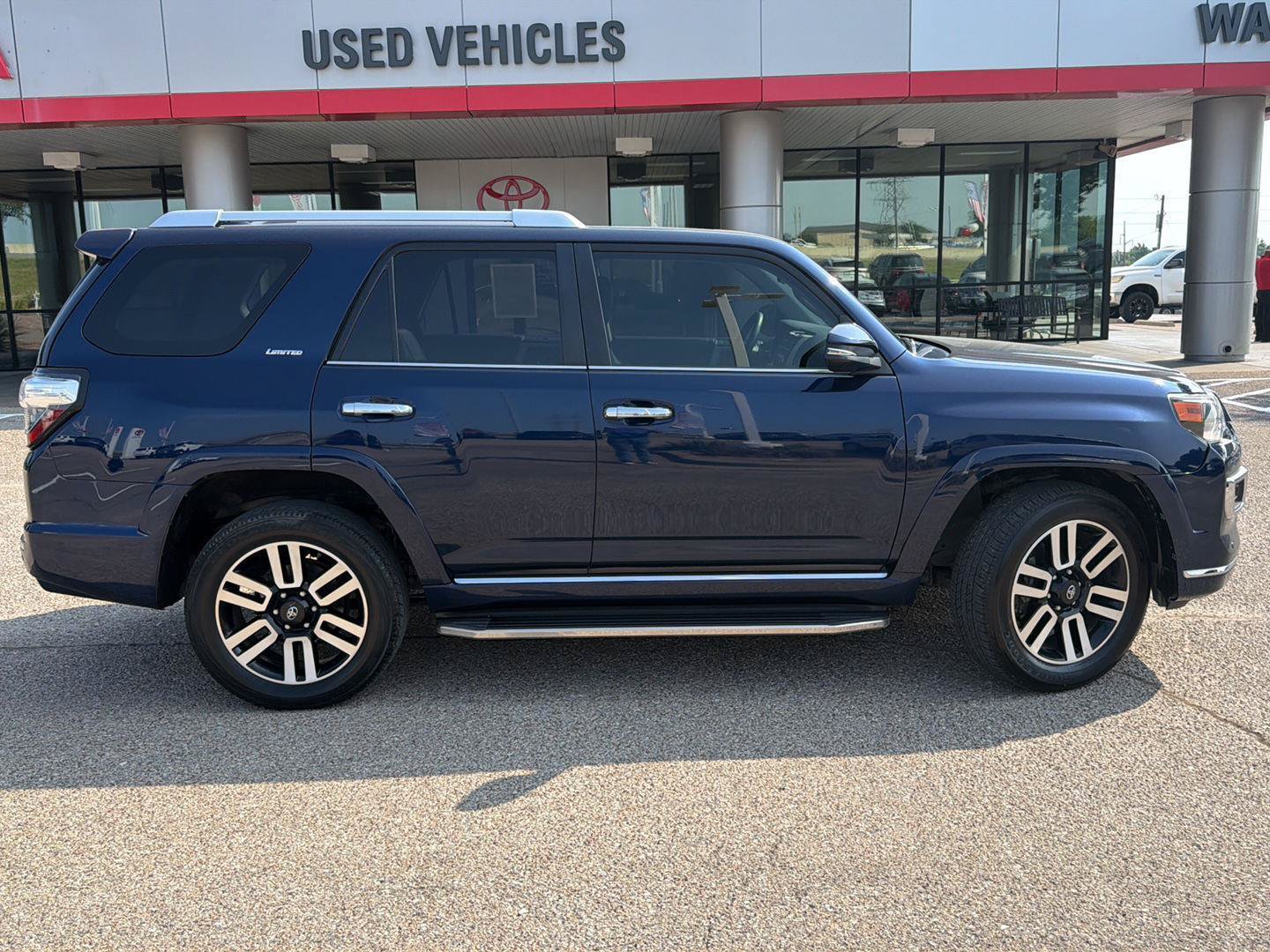 Used 2021 Toyota 4Runner Limited AWD/4WD image 2