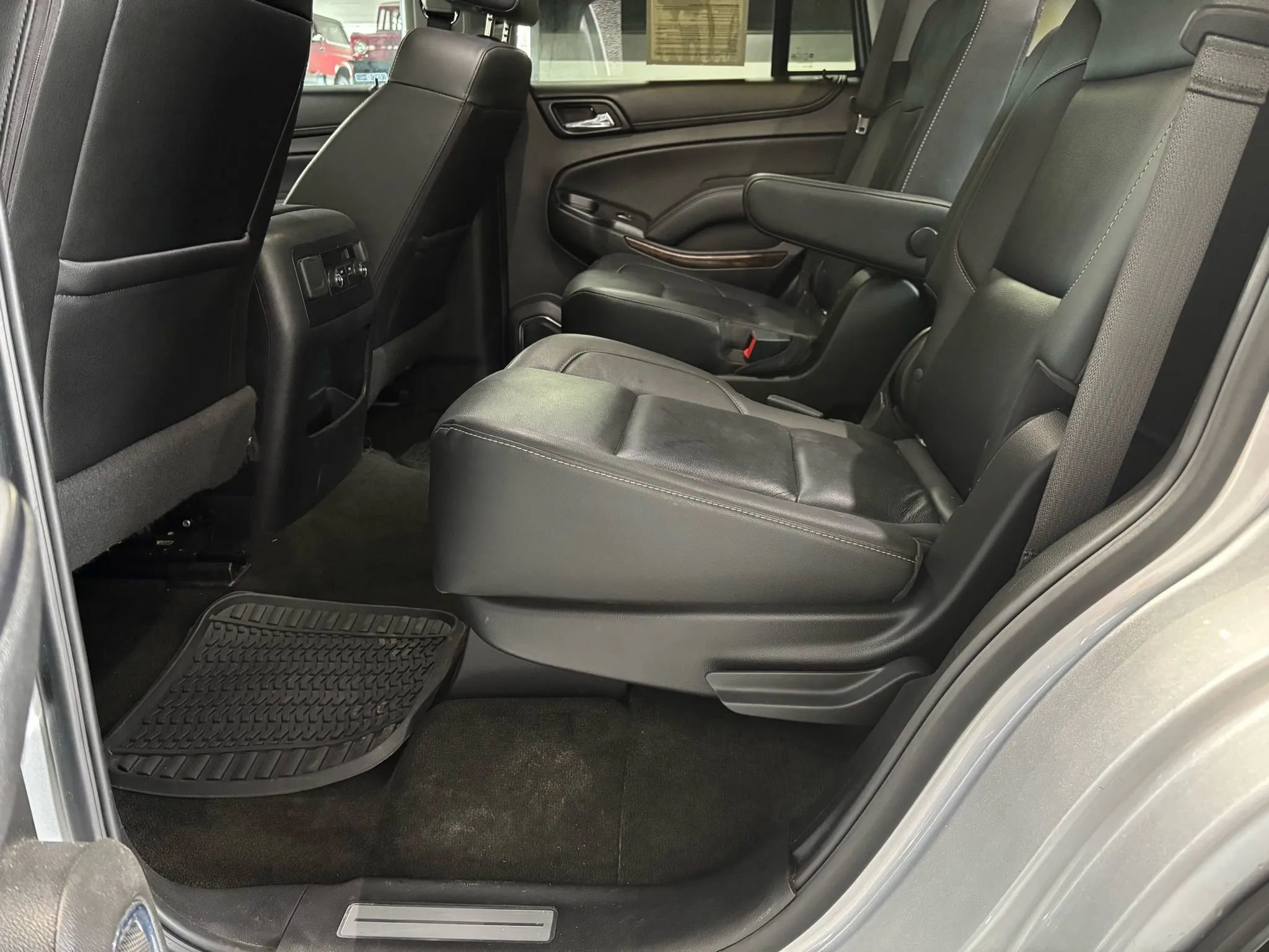 Used 2018 Chevrolet Tahoe LT image 25