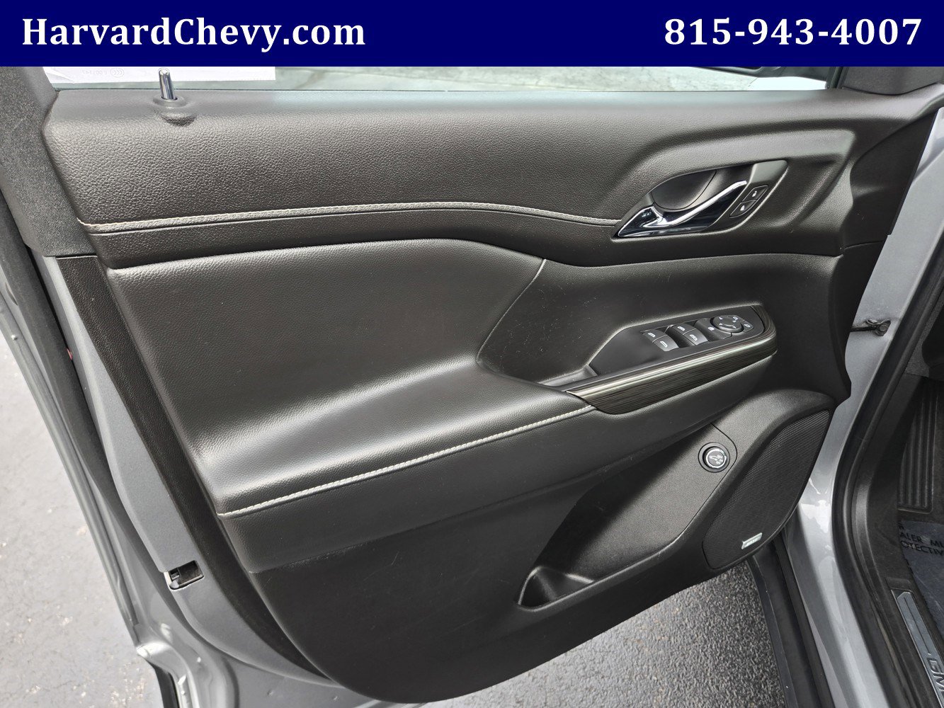 Used 2023 GMC Acadia SLT image 36