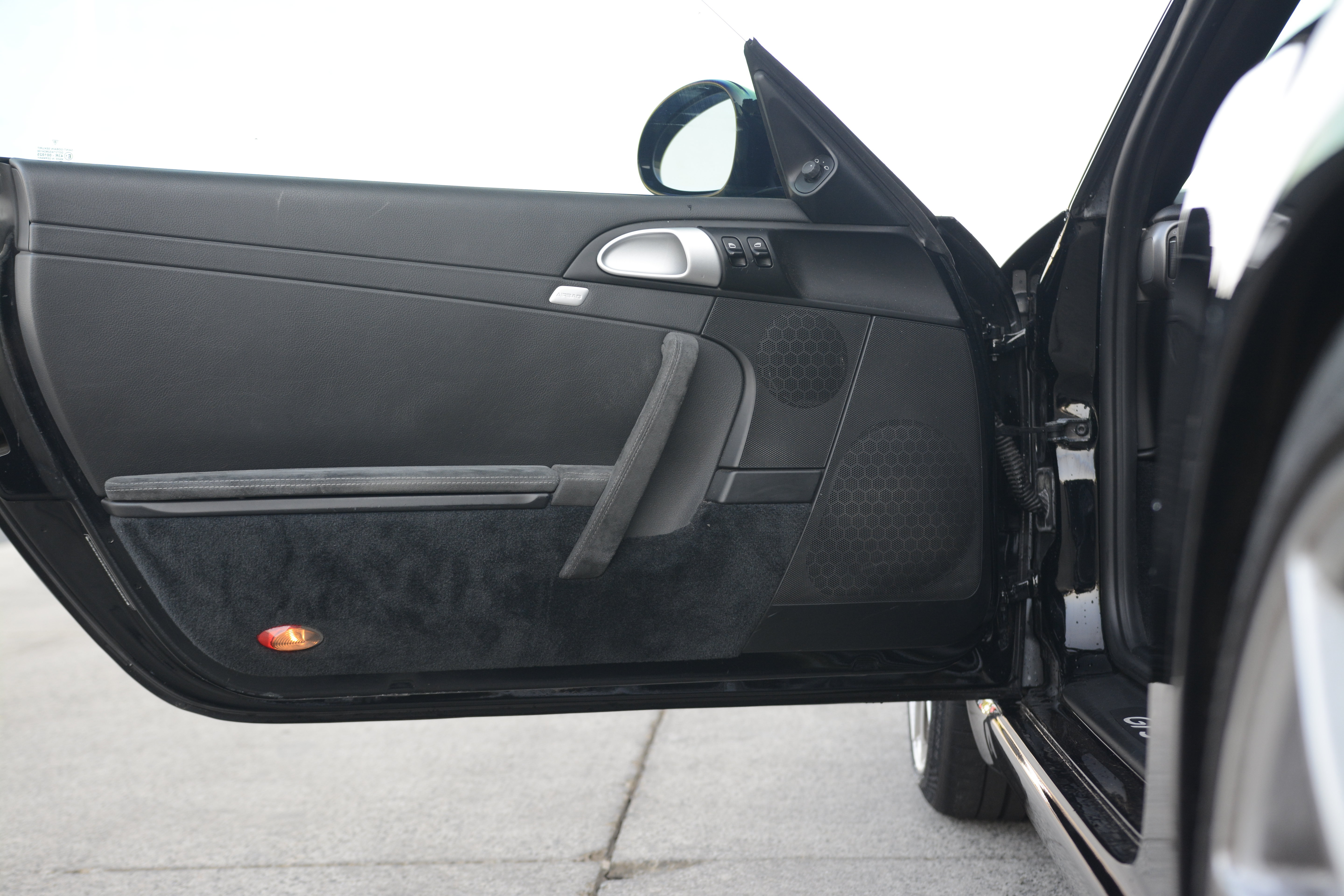 Used 2010 Porsche 911 GT3 RWD image 13
